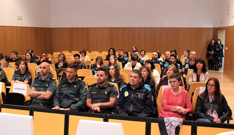 Entre o pblico sentronse profesionais de distintas reas e concellos