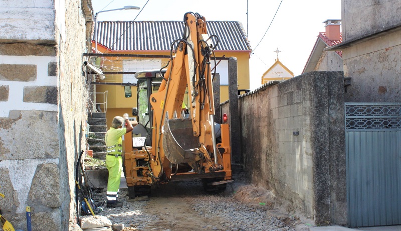 As obras concntranse agora na contorna da igrexa