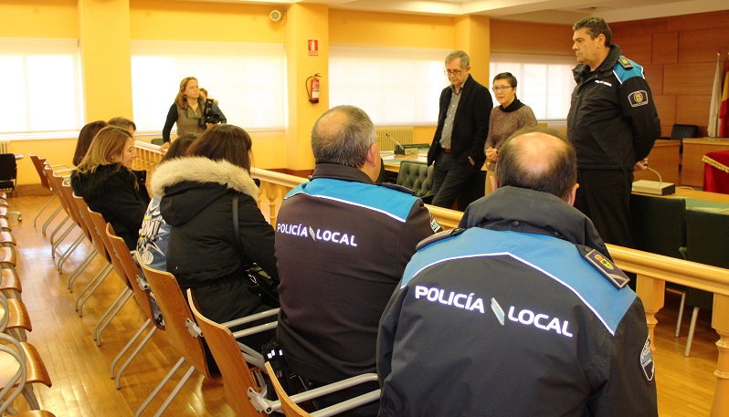 Axentes da Polica Local farn un acompaamento exhaustivo durante o proceso de posta en marcha das rutas