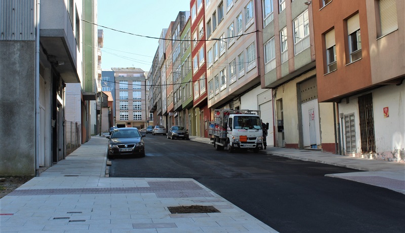 Na ra Laracha, na que rematou hoxe o aglomerado do carril de circulacin, tamn haber rbores