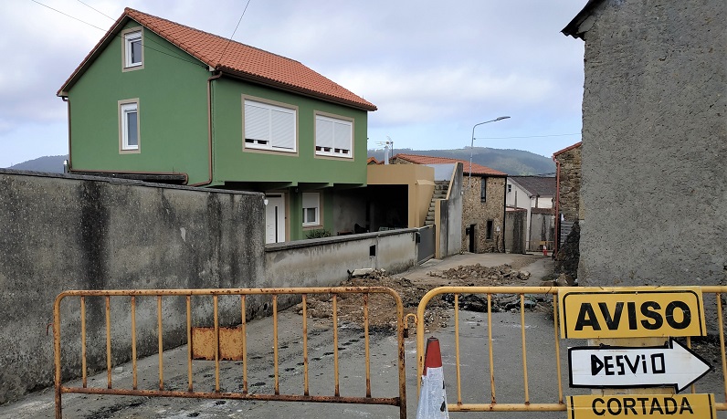 En Razo hai obras de abastecemento e de saneamento