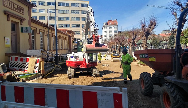 No primeiro treito xa se est traballando na pavimentacin ao mesmo tempo que nos servizos