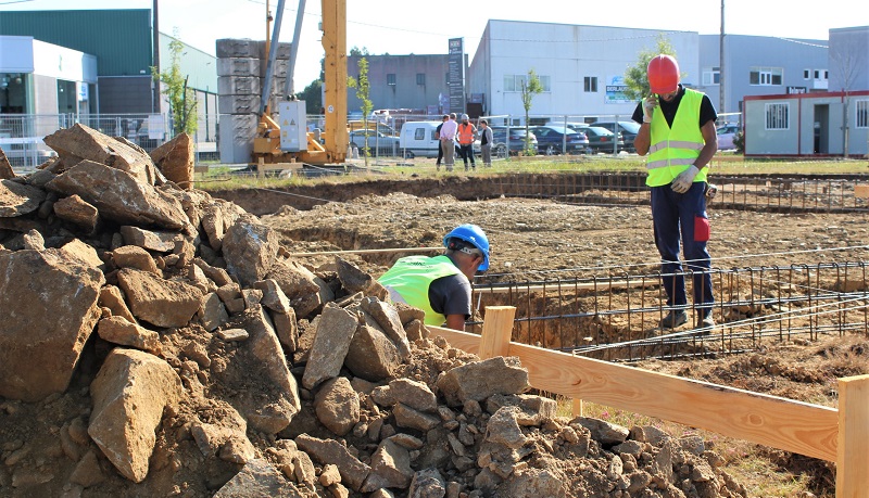 Obras do centro social de Brtoa