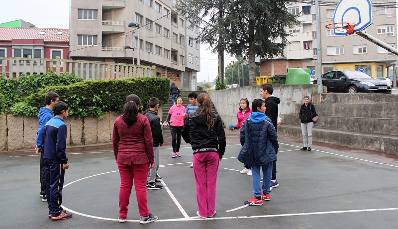 A concelleira Milagros Lantes asistiu como espectadora aos xogos do alumnado