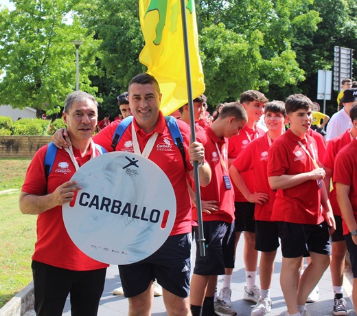  fronte da expedicin carballesa est o tcnico de Deportes Manolo Varela Bardanca