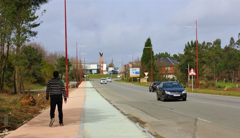 O Concello construu unha senda de acceso ao polgono